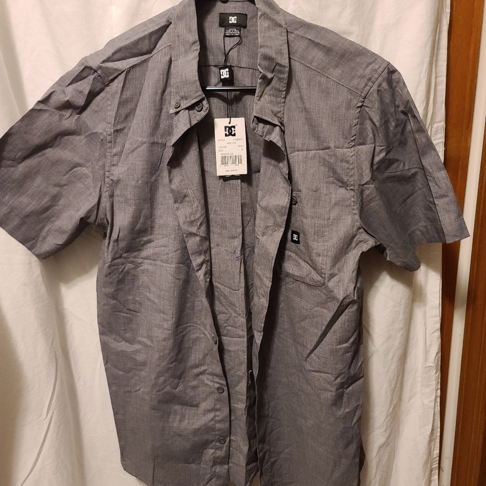 DC short sleeve button down